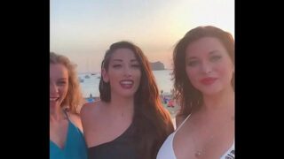 Clea Gaultier, vluggertje na een feestje op Ibiza