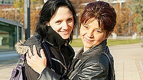 Hot Babe Doing A Naughty Mature Lesbian – MatureNL