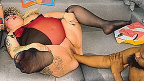 fat mature squirting massive while she gets fisted